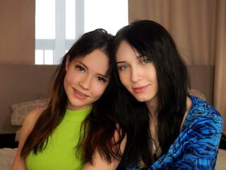 FloraAndLorna's Live cam tips and shows Profile Image